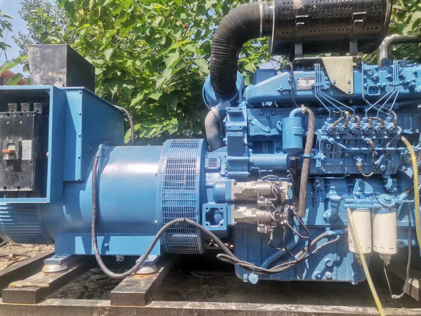 云霄详细说明降低 800kW 柴油发电机输出电流波动的方法