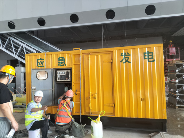 云霄怎样判断空气滤清器是否需要更换？